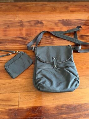 Baggallini Gray Crossbody Bag with Wristlet